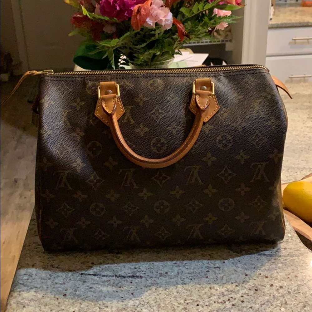 Extra Photos of Louis Vuitton Speedy